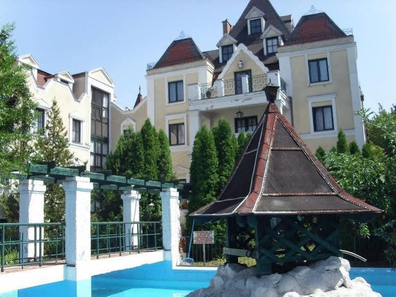 Ramona Schloss Siofok Exterior photo